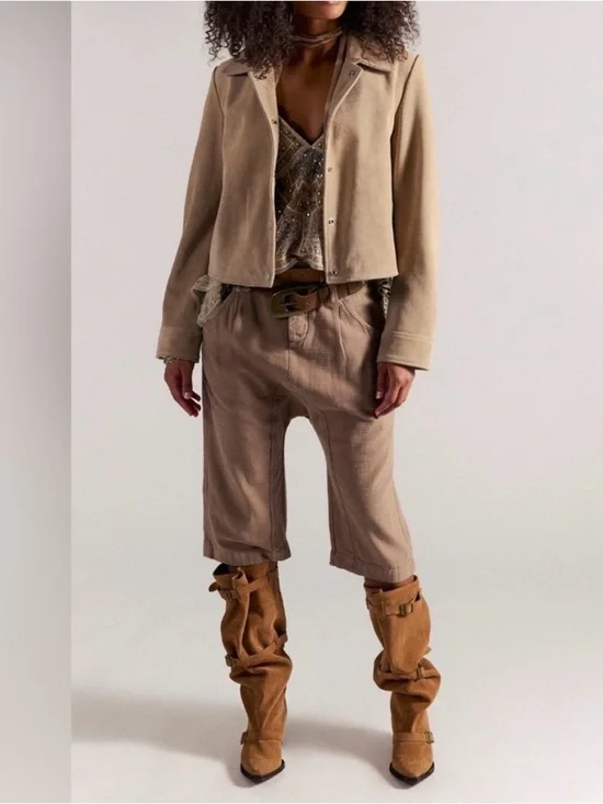 NWOT FREE PEOPLE Maven Crop in Dusted Cocoa - Picture 2 of 6